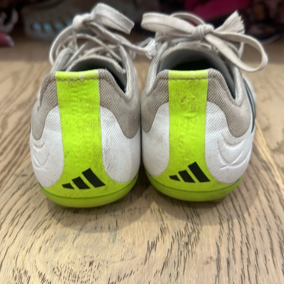 Kids Size 3 Adidas Copa soccer cleats - Picture 3 of 4